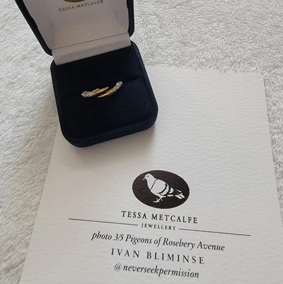 Tessa Metcalfe Single Claw Ring ring - Picture 6 of 8